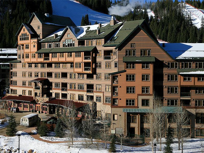 Winter Park ski packages Zephyr Mountain Lodge